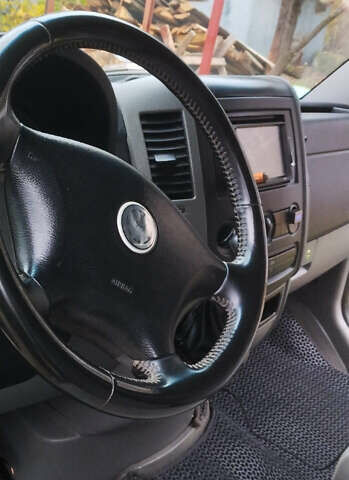 Белый Фольксваген Крафтер, объемом двигателя 2.5 л и пробегом 350 тыс. км за 9500 $, фото 7 на Automoto.ua