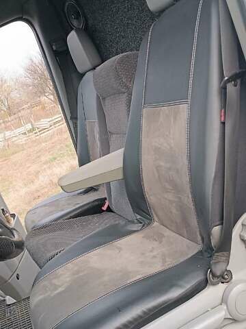 Белый Фольксваген Крафтер, объемом двигателя 2.5 л и пробегом 268 тыс. км за 8500 $, фото 11 на Automoto.ua