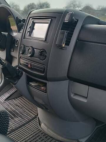 Белый Фольксваген Крафтер, объемом двигателя 2.5 л и пробегом 268 тыс. км за 8500 $, фото 8 на Automoto.ua