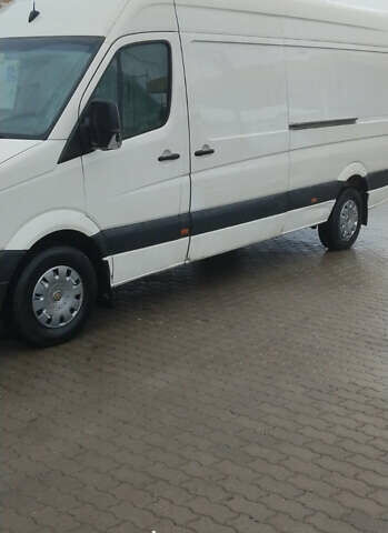 Белый Фольксваген Крафтер, объемом двигателя 2.5 л и пробегом 350 тыс. км за 9500 $, фото 1 на Automoto.ua