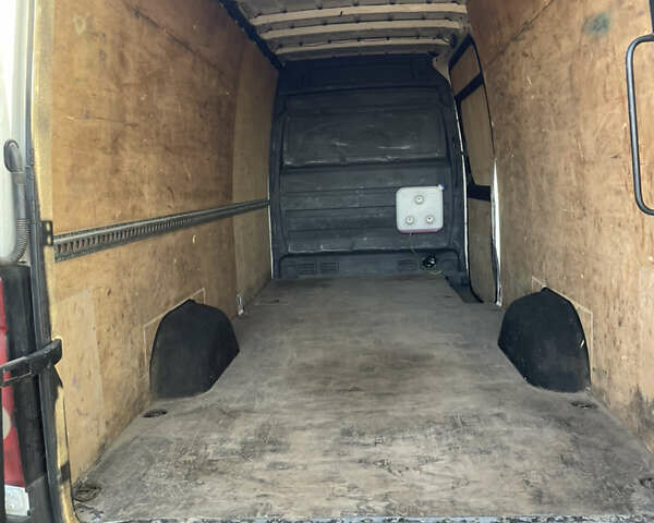 Белый Фольксваген Крафтер, объемом двигателя 2.46 л и пробегом 485 тыс. км за 9200 $, фото 6 на Automoto.ua