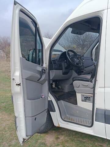 Белый Фольксваген Крафтер, объемом двигателя 2.5 л и пробегом 268 тыс. км за 8500 $, фото 1 на Automoto.ua