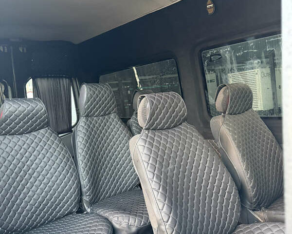 Белый Фольксваген Крафтер, объемом двигателя 2.46 л и пробегом 340 тыс. км за 9200 $, фото 14 на Automoto.ua