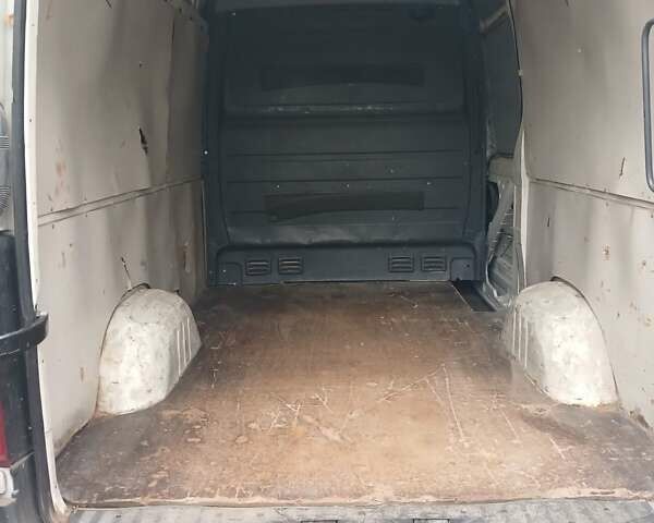 Білий Фольксваген Крафтєр, об'ємом двигуна 2.46 л та пробігом 516 тис. км за 9800 $, фото 8 на Automoto.ua