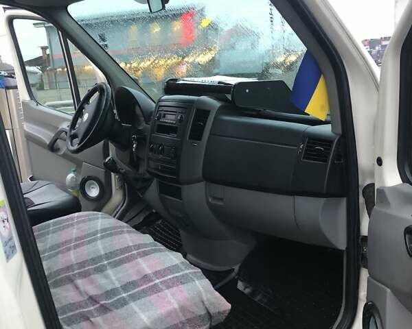 Білий Фольксваген Крафтєр, об'ємом двигуна 2.46 л та пробігом 400 тис. км за 6500 $, фото 11 на Automoto.ua