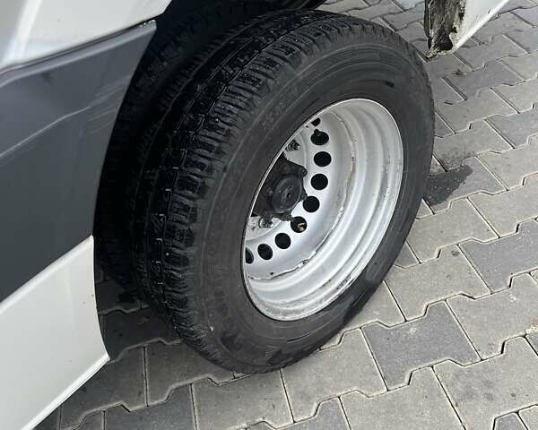 Белый Фольксваген Крафтер, объемом двигателя 2.46 л и пробегом 560 тыс. км за 13500 $, фото 7 на Automoto.ua