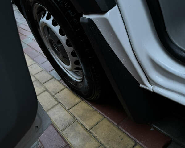 Белый Фольксваген Крафтер, объемом двигателя 1.97 л и пробегом 423 тыс. км за 12800 $, фото 51 на Automoto.ua