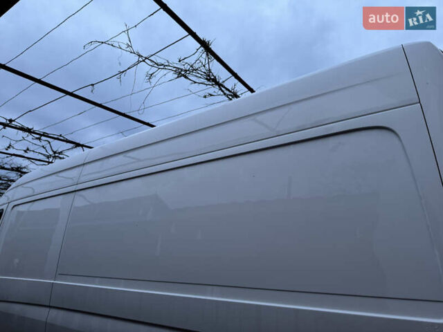 Белый Фольксваген Крафтер, объемом двигателя 1.97 л и пробегом 423 тыс. км за 12800 $, фото 31 на Automoto.ua