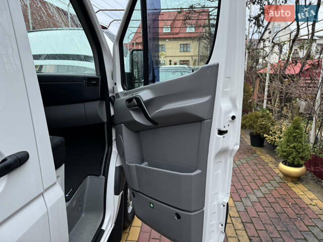 Белый Фольксваген Крафтер, объемом двигателя 1.97 л и пробегом 423 тыс. км за 12800 $, фото 71 на Automoto.ua