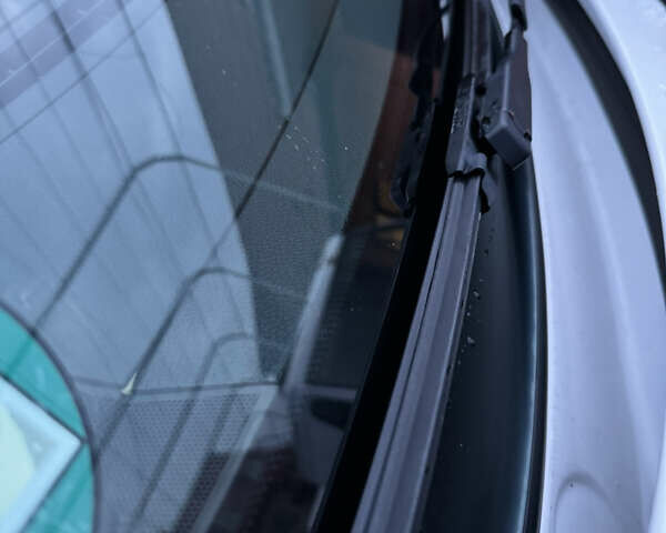 Белый Фольксваген Крафтер, объемом двигателя 1.97 л и пробегом 423 тыс. км за 12800 $, фото 50 на Automoto.ua