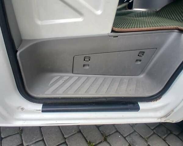 Білий Фольксваген Крафтєр, об'ємом двигуна 1.97 л та пробігом 546 тис. км за 12450 $, фото 34 на Automoto.ua