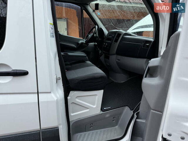 Белый Фольксваген Крафтер, объемом двигателя 1.97 л и пробегом 423 тыс. км за 12800 $, фото 70 на Automoto.ua