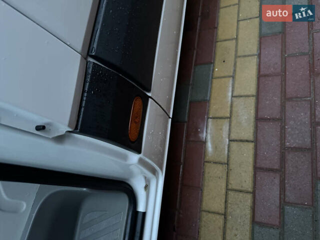 Белый Фольксваген Крафтер, объемом двигателя 1.97 л и пробегом 423 тыс. км за 12800 $, фото 52 на Automoto.ua