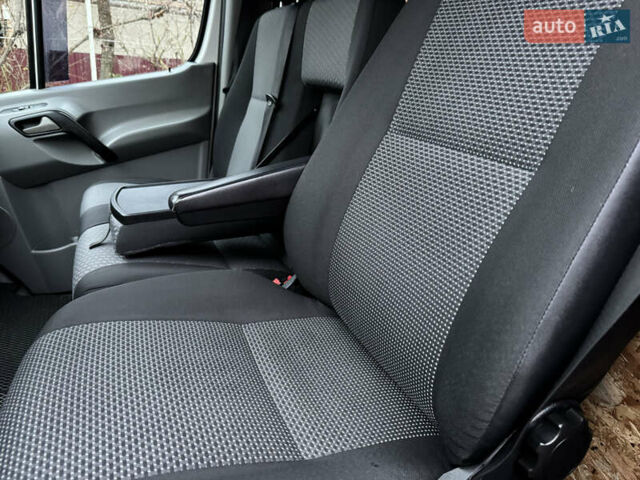 Белый Фольксваген Крафтер, объемом двигателя 1.97 л и пробегом 423 тыс. км за 12800 $, фото 65 на Automoto.ua