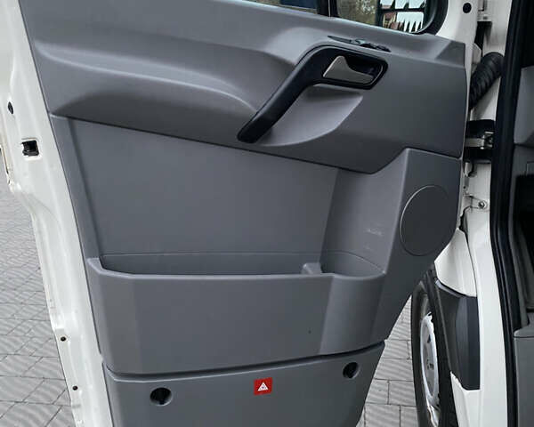 Белый Фольксваген Крафтер, объемом двигателя 2.46 л и пробегом 350 тыс. км за 13850 $, фото 22 на Automoto.ua