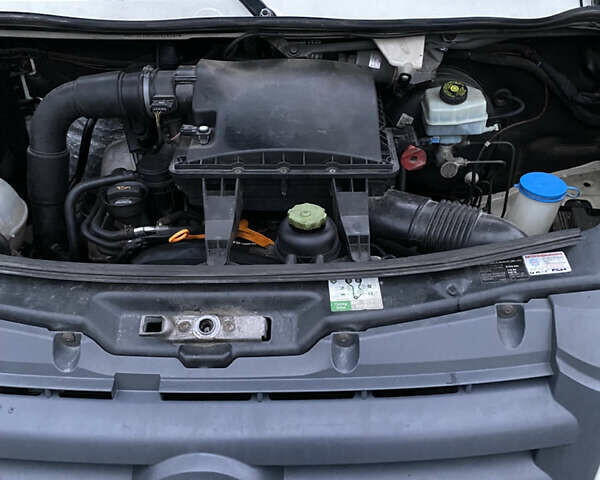 Белый Фольксваген Крафтер, объемом двигателя 2.46 л и пробегом 350 тыс. км за 13850 $, фото 33 на Automoto.ua