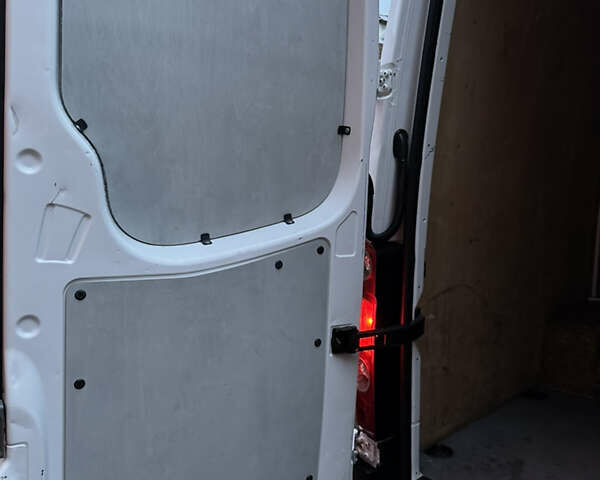 Белый Фольксваген Крафтер, объемом двигателя 1.97 л и пробегом 423 тыс. км за 12800 $, фото 55 на Automoto.ua