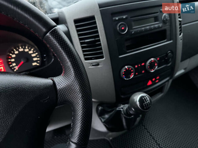 Белый Фольксваген Крафтер, объемом двигателя 1.97 л и пробегом 423 тыс. км за 12800 $, фото 62 на Automoto.ua