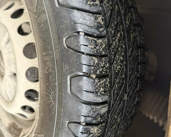 Белый Фольксваген Крафтер, объемом двигателя 2.5 л и пробегом 557 тыс. км за 8500 $, фото 6 на Automoto.ua