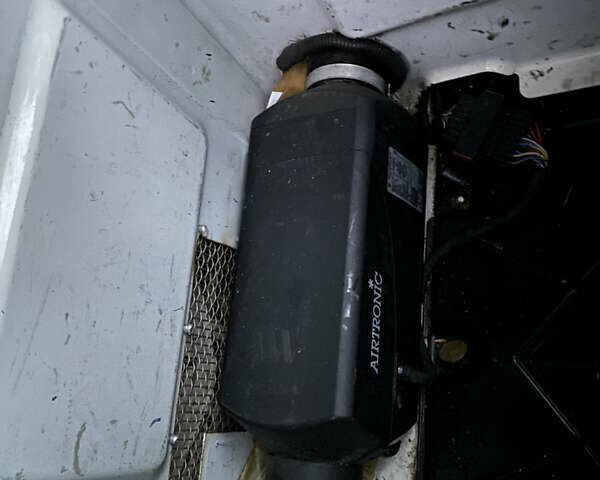 Белый Фольксваген Крафтер, объемом двигателя 2.46 л и пробегом 350 тыс. км за 13850 $, фото 26 на Automoto.ua