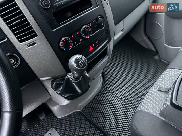 Белый Фольксваген Крафтер, объемом двигателя 1.97 л и пробегом 423 тыс. км за 12800 $, фото 61 на Automoto.ua