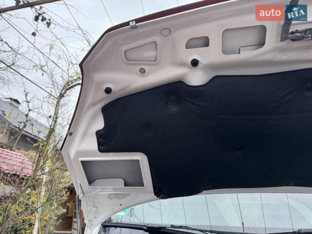 Белый Фольксваген Крафтер, объемом двигателя 1.97 л и пробегом 423 тыс. км за 12800 $, фото 80 на Automoto.ua