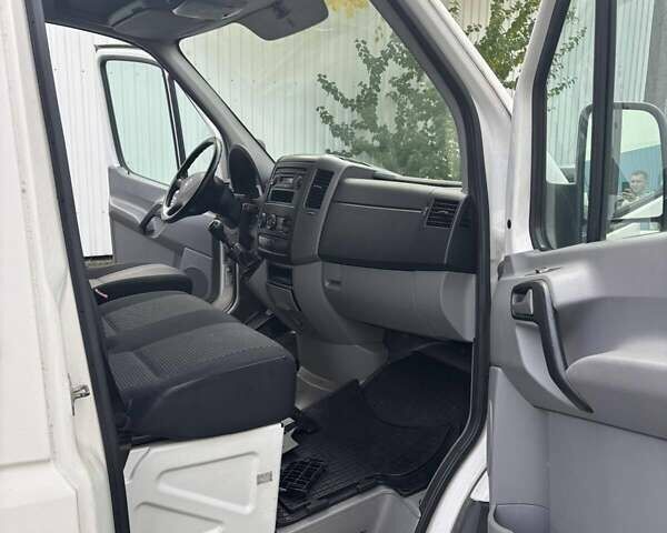 Фольксваген Крафтер 2011 в Киеве на Automoto.ua Белый Фольксваген Крафтер, объемом двигателя 1.97 л и пробегом 218 тыс. км за 10000 $, фото 2 на Automoto.ua