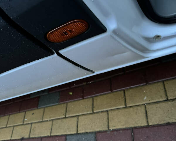 Белый Фольксваген Крафтер, объемом двигателя 1.97 л и пробегом 423 тыс. км за 12800 $, фото 49 на Automoto.ua