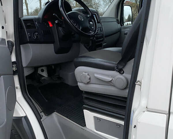 Белый Фольксваген Крафтер, объемом двигателя 2.46 л и пробегом 350 тыс. км за 13850 $, фото 14 на Automoto.ua