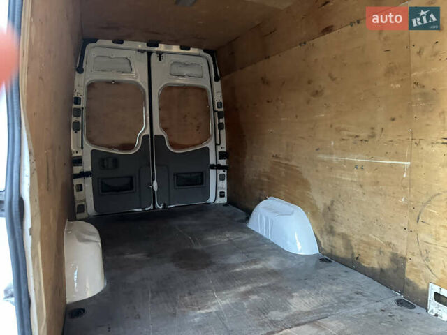 Белый Фольксваген Крафтер, объемом двигателя 1.97 л и пробегом 450 тыс. км за 12499 $, фото 13 на Automoto.ua