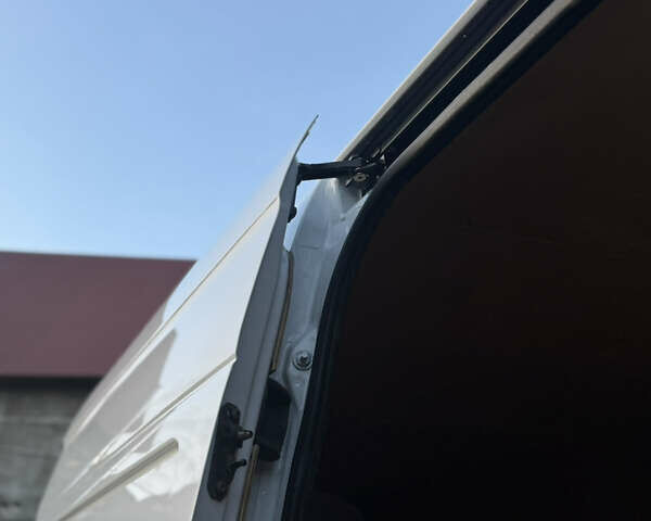 Белый Фольксваген Крафтер, объемом двигателя 1.97 л и пробегом 450 тыс. км за 12499 $, фото 41 на Automoto.ua