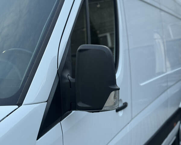 Белый Фольксваген Крафтер, объемом двигателя 1.97 л и пробегом 450 тыс. км за 12499 $, фото 9 на Automoto.ua