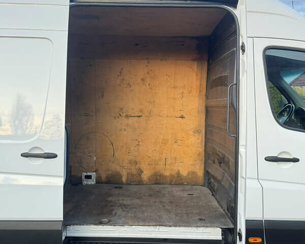 Белый Фольксваген Крафтер, объемом двигателя 1.97 л и пробегом 450 тыс. км за 12499 $, фото 14 на Automoto.ua