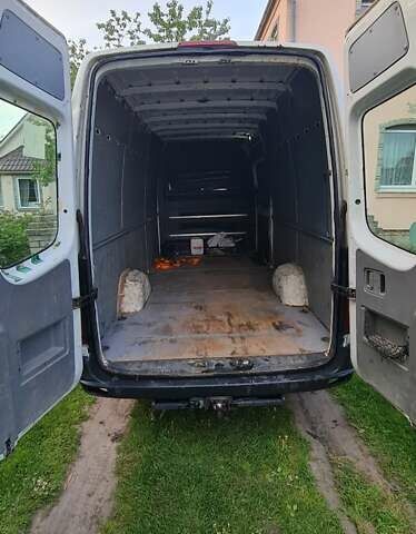 Белый Фольксваген Крафтер, объемом двигателя 1.97 л и пробегом 340 тыс. км за 8500 $, фото 1 на Automoto.ua