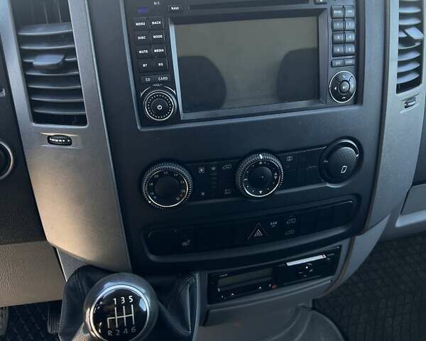 Білий Фольксваген Крафтєр, об'ємом двигуна 1.97 л та пробігом 205 тис. км за 18200 $, фото 10 на Automoto.ua