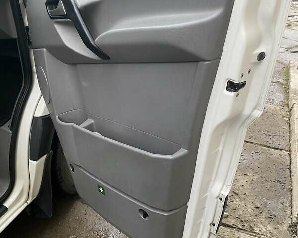 Белый Фольксваген Крафтер, объемом двигателя 1.97 л и пробегом 160 тыс. км за 11250 $, фото 13 на Automoto.ua