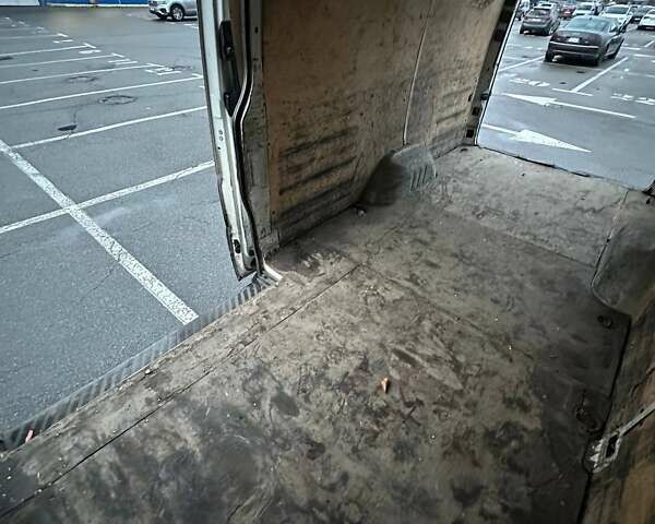 Белый Фольксваген Крафтер, объемом двигателя 1.97 л и пробегом 535 тыс. км за 12000 $, фото 15 на Automoto.ua