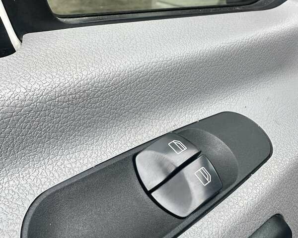 Білий Фольксваген Крафтєр, об'ємом двигуна 1.97 л та пробігом 513 тис. км за 12300 $, фото 23 на Automoto.ua