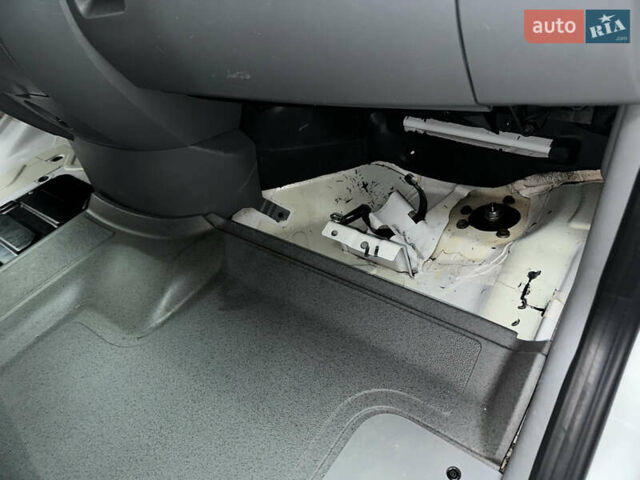 Фольксваген Крафтер 2013 в Виноградове на Automoto.ua Белый Фольксваген Крафтер, объемом двигателя 2 л и пробегом 477 тыс. км за 12900 $, фото 34 на Automoto.ua