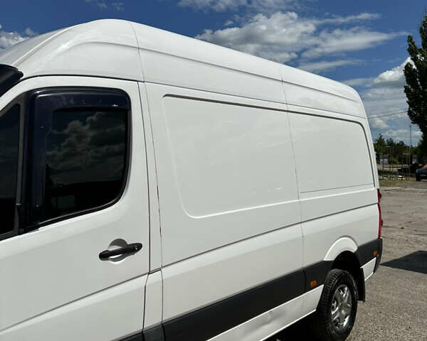 Білий Фольксваген Крафтєр, об'ємом двигуна 1.97 л та пробігом 500 тис. км за 13000 $, фото 4 на Automoto.ua