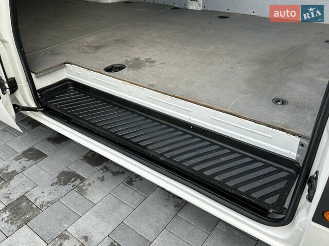 Фольксваген Крафтер 2013 в Виноградове на Automoto.ua Белый Фольксваген Крафтер, объемом двигателя 2 л и пробегом 477 тыс. км за 12900 $, фото 59 на Automoto.ua