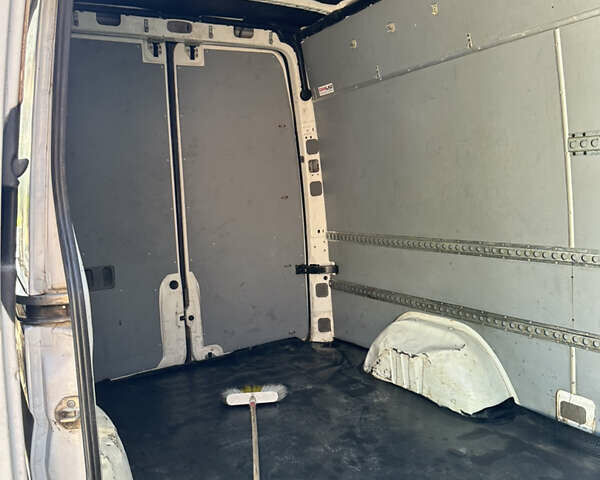 Білий Фольксваген Крафтєр, об'ємом двигуна 1.97 л та пробігом 500 тис. км за 13000 $, фото 15 на Automoto.ua