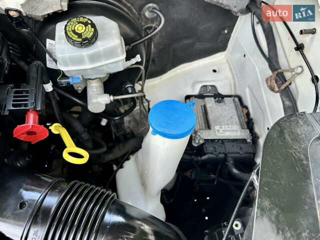 Фольксваген Крафтер 2013 в Виноградове на Automoto.ua Белый Фольксваген Крафтер, объемом двигателя 2 л и пробегом 477 тыс. км за 12900 $, фото 54 на Automoto.ua