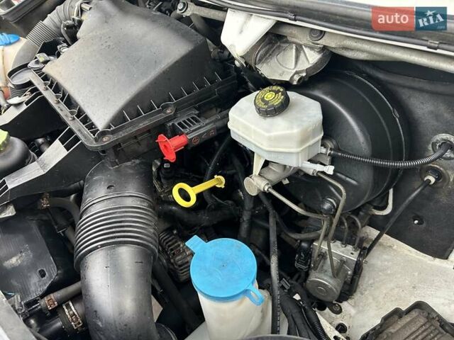 Белый Фольксваген Крафтер, объемом двигателя 1.97 л и пробегом 371 тыс. км за 14500 $, фото 31 на Automoto.ua