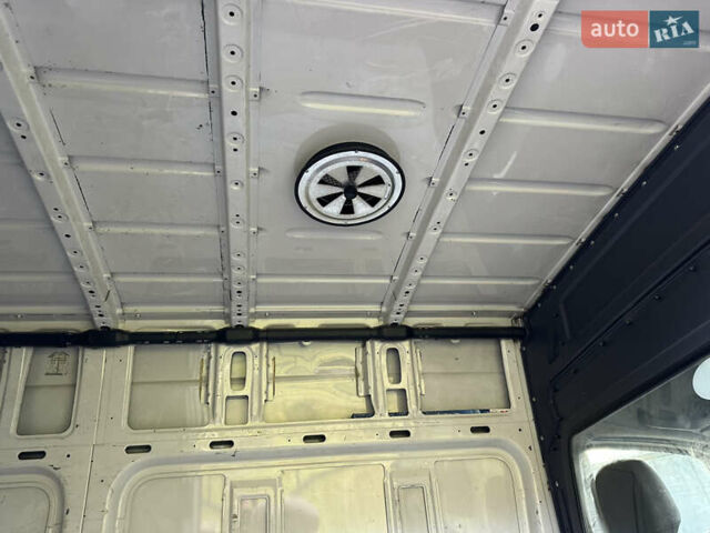 Белый Фольксваген Крафтер, объемом двигателя 1.97 л и пробегом 265 тыс. км за 16000 $, фото 22 на Automoto.ua