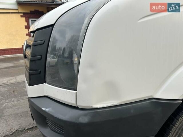 Белый Фольксваген Крафтер, объемом двигателя 1.97 л и пробегом 371 тыс. км за 14500 $, фото 5 на Automoto.ua