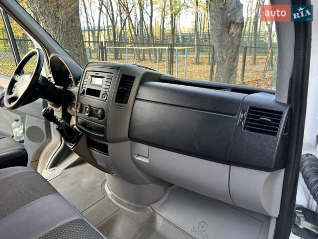 Белый Фольксваген Крафтер, объемом двигателя 1.97 л и пробегом 265 тыс. км за 16000 $, фото 14 на Automoto.ua