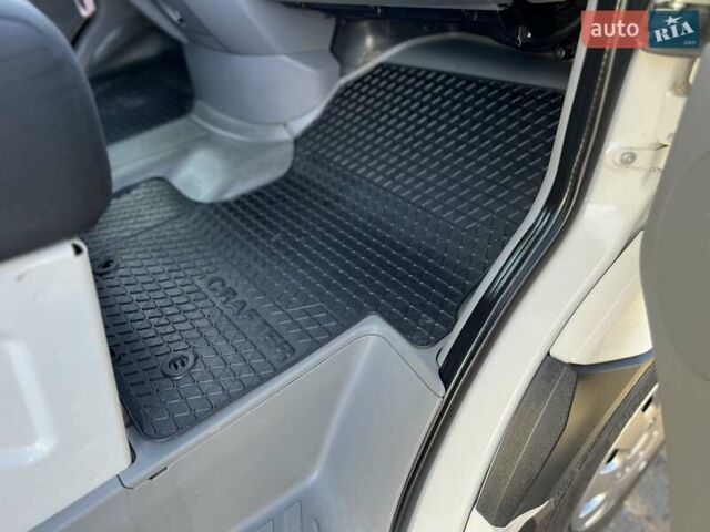 Белый Фольксваген Крафтер, объемом двигателя 1.97 л и пробегом 373 тыс. км за 15900 $, фото 29 на Automoto.ua