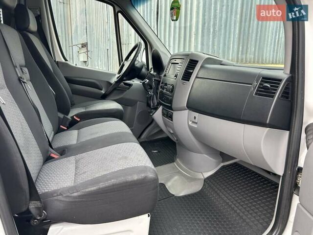 Белый Фольксваген Крафтер, объемом двигателя 1.97 л и пробегом 371 тыс. км за 14500 $, фото 26 на Automoto.ua