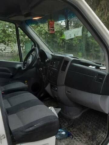 Белый Фольксваген Крафтер, объемом двигателя 2 л и пробегом 485 тыс. км за 9500 $, фото 6 на Automoto.ua